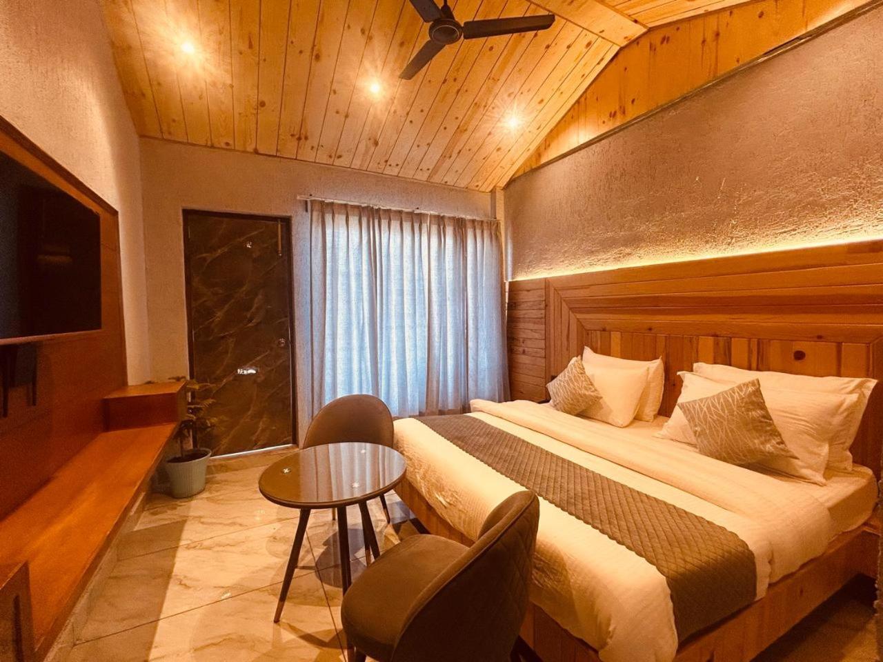 Living On The Edge A Luxury Stay 무소리에 외부 사진