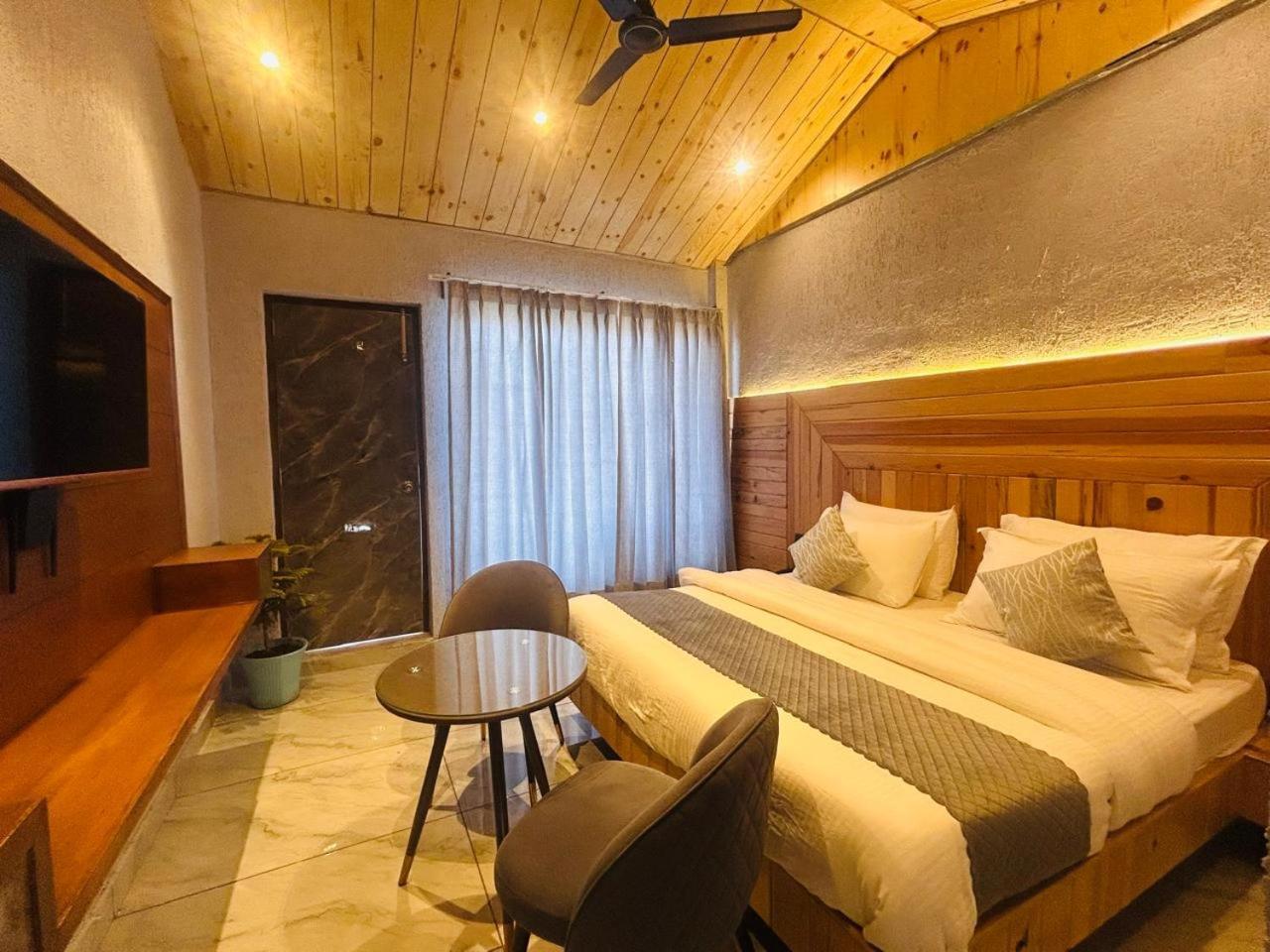 Living On The Edge A Luxury Stay 무소리에 외부 사진